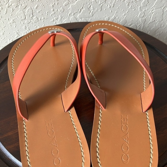 Coach: Ellis (FG 2097) Leather Slip On Thong Flip Flop- Silver Tone Heart- 9 - Picture 14 of 16
